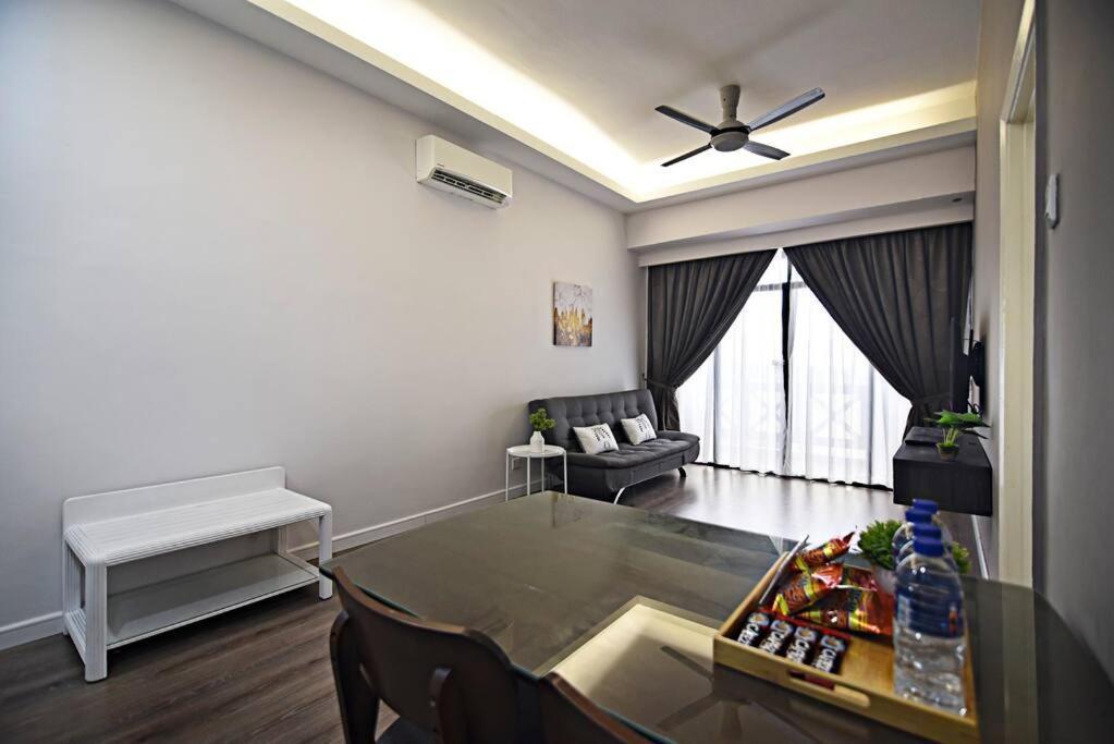 Apartment Instay Costa Mahkota Next To Mahkota Parade