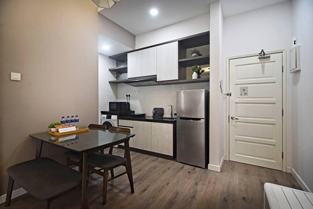 Apartment Instay Costa Mahkota Next To Mahkota Parade